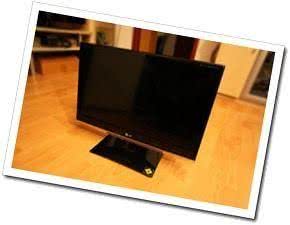 LG DM2350D-PZ Monitor im Test - Unpacking