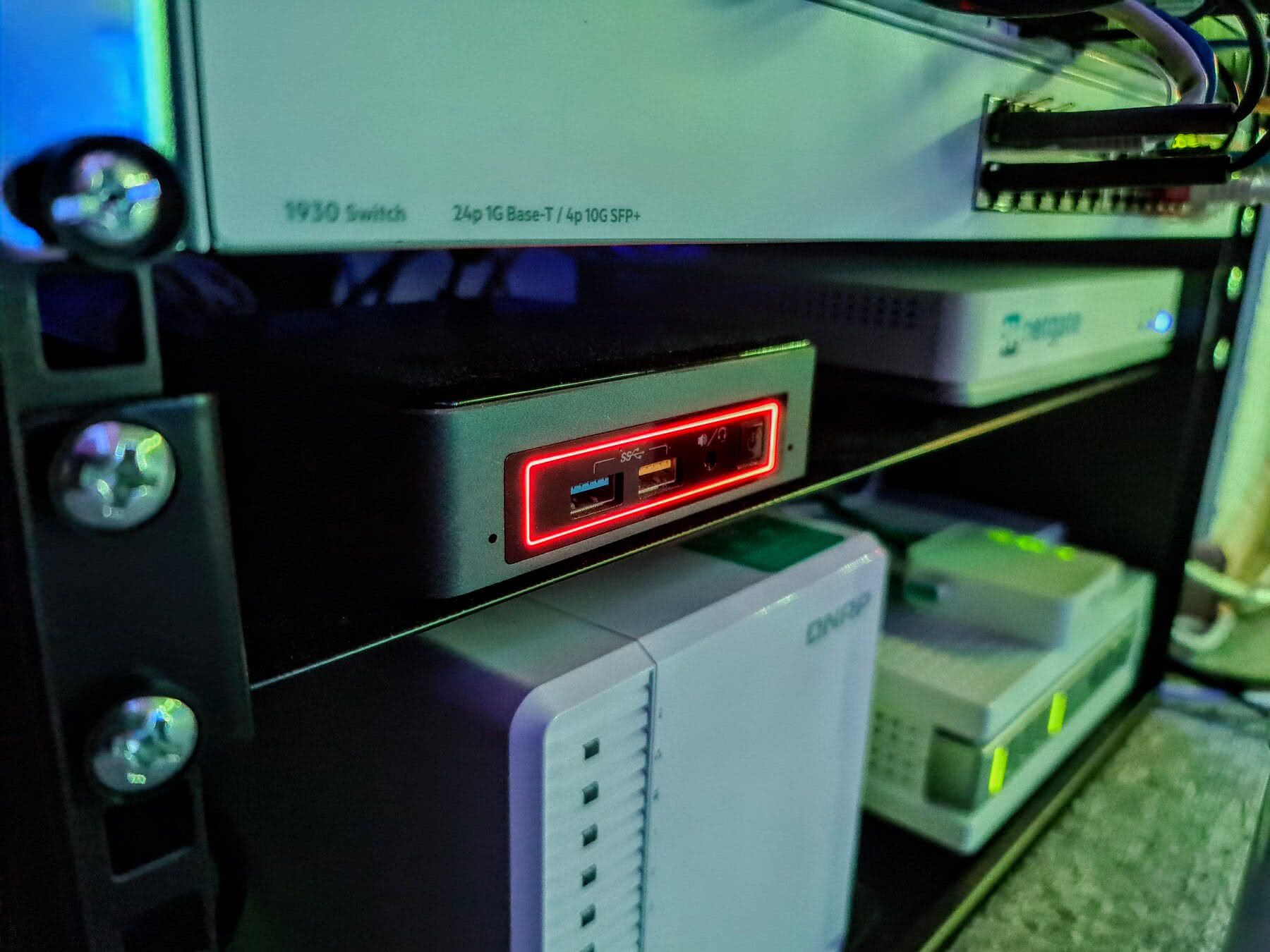 Title Image: NUC LED to Display Internet Connection Quality