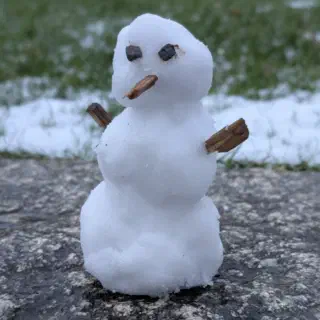 While in northern Germany it snows endless here in the west just a little Snow left today to build this tiny snowman
